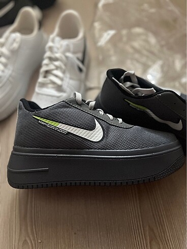 Nike yüksek taban 37 numara spor ayakkabı