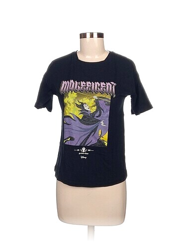 Diğer T-shirt %70 İndirimli.