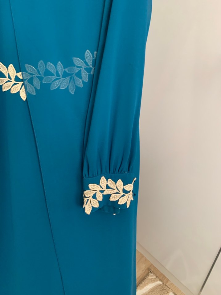 Uzun Kol Nakışlı Turkuaz Kadın Abiye Elbise - Görsel 2