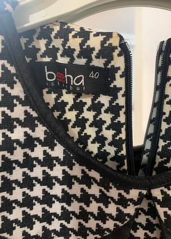 Uzun Kollu Siyah-Beyaz Ekose Kabarık Elbise - Görsel 2