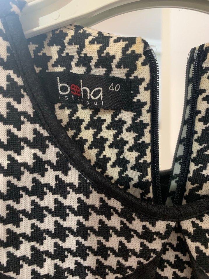 Uzun Kollu Siyah-Beyaz Ekose Kabarık Elbise - Görsel 2