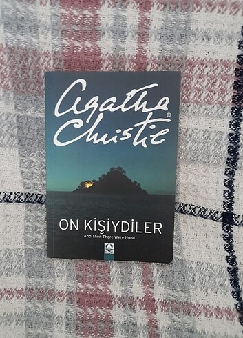 Agatha Christie - On Kişiydiler