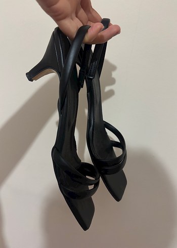 Diğer ZARİF KISA TOPUKLU SANDALET