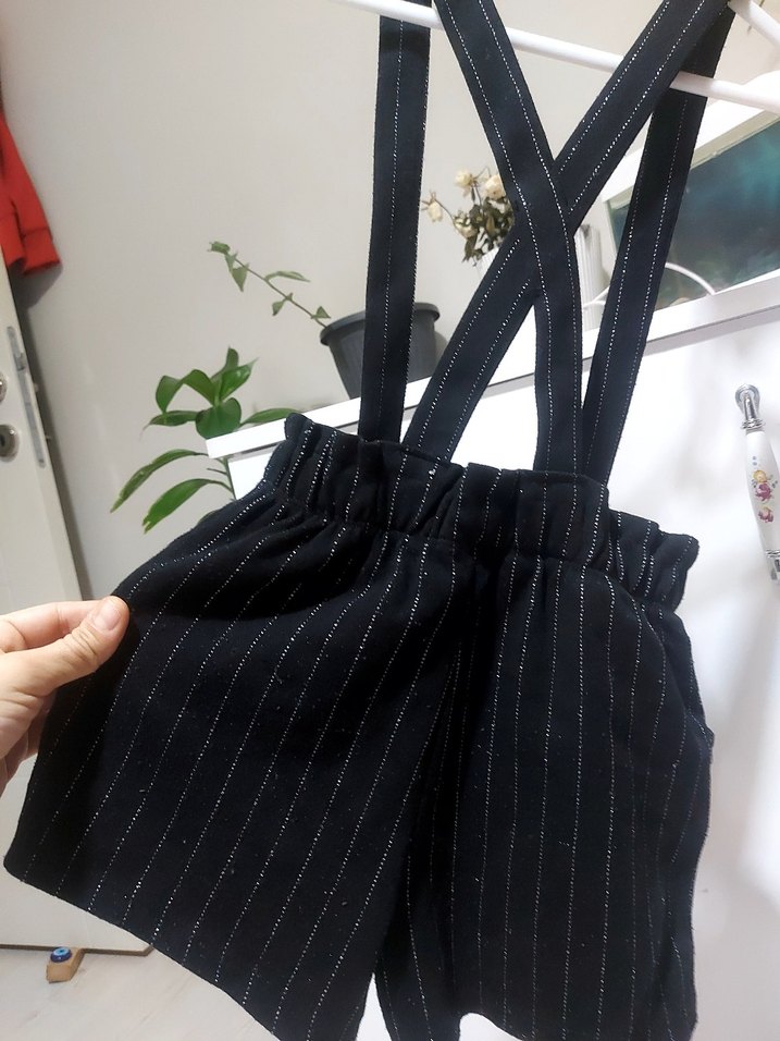 Kız Çocuk Siyah Çizgili Askılı Salopet - Görsel 3