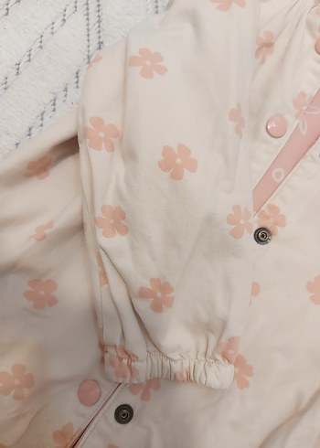 Çiçek Desenli Kapüşonlu Kız Mont - Görsel 2