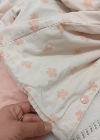 Çiçek Desenli Kapüşonlu Kız Mont - Görsel 5