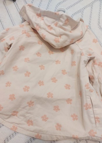 Çiçek Desenli Kapüşonlu Kız Mont - Görsel 4