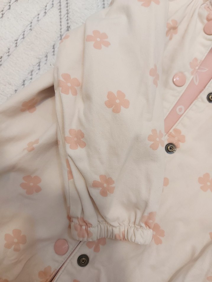Çiçek Desenli Kapüşonlu Kız Mont - Görsel 2