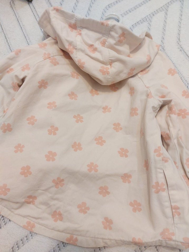 Çiçek Desenli Kapüşonlu Kız Mont - Görsel 4