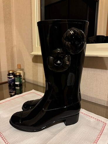 36 Beden siyah Renk Chanel camelia yağmur botu