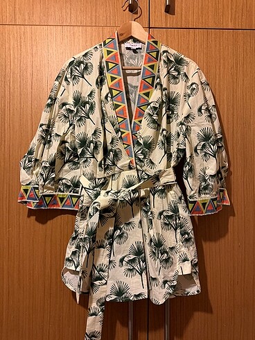 Twist kimono
