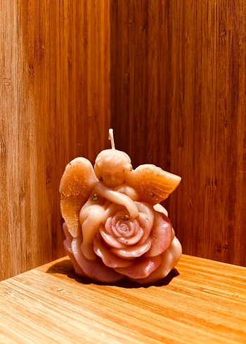 Bej Melek ve Gül Figürlü Mum - Görsel 2