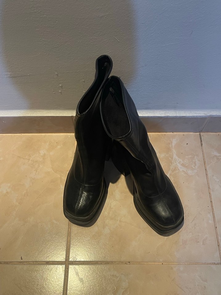 Tokalı Siyah Deri Platform Topuklu Goth Bot - Görsel 3