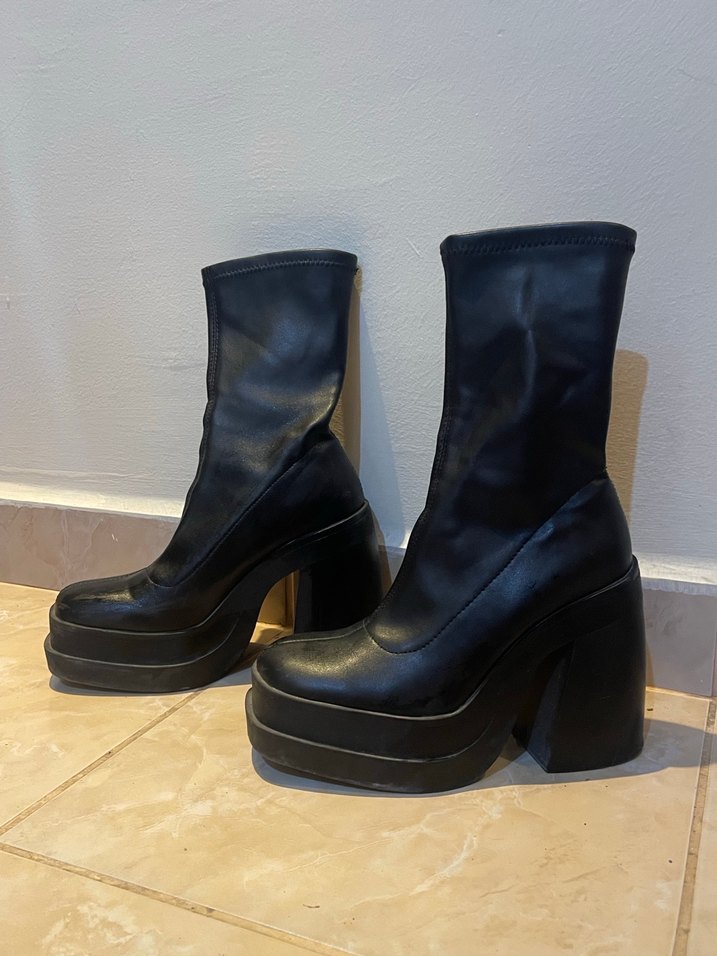 Tokalı Siyah Deri Platform Topuklu Goth Bot - Görsel 2