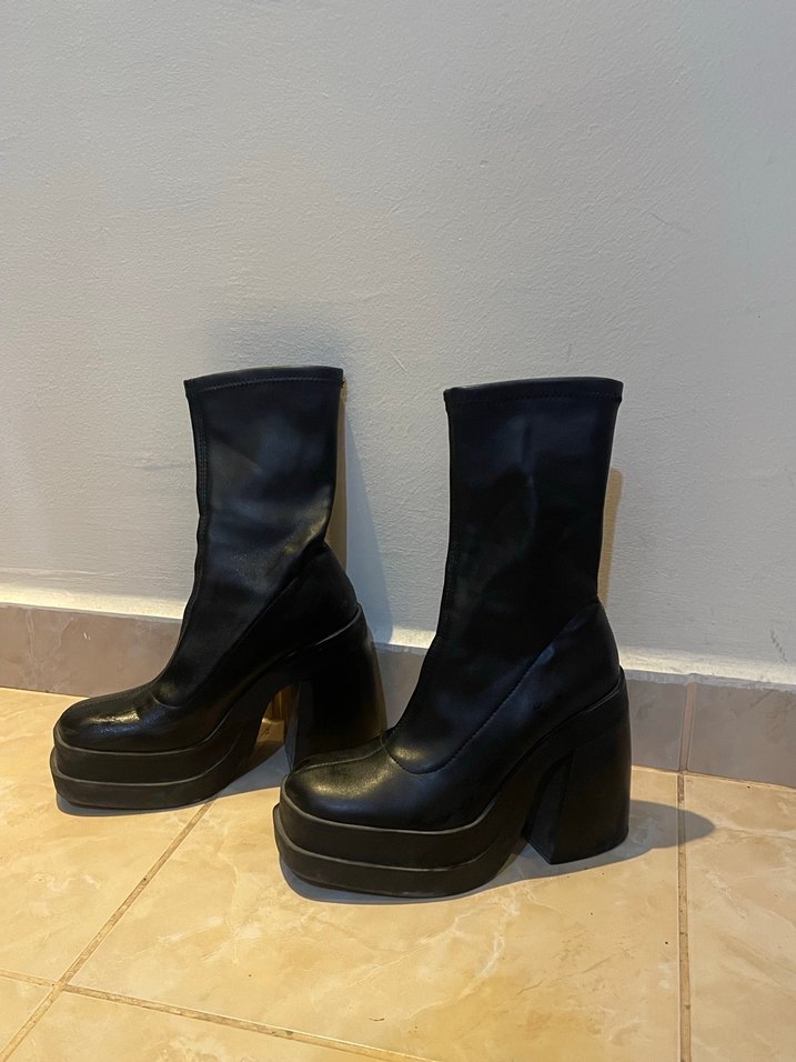 Tokalı Siyah Deri Platform Topuklu Goth Bot - Görsel 4