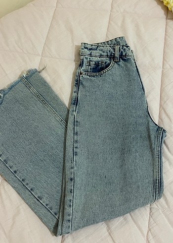 Gri Tonlu Yıpranmış Paça Bol Kesim Kadın Kot Pantolon - Görsel 2