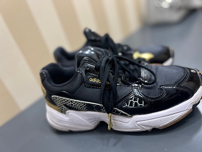 Adidas adidas