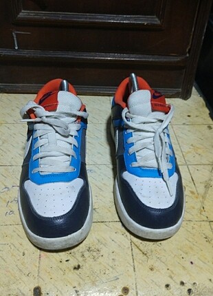 Nike renzo
