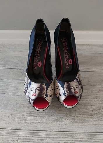 Marilyn monroe resimli kadin ayakkabı