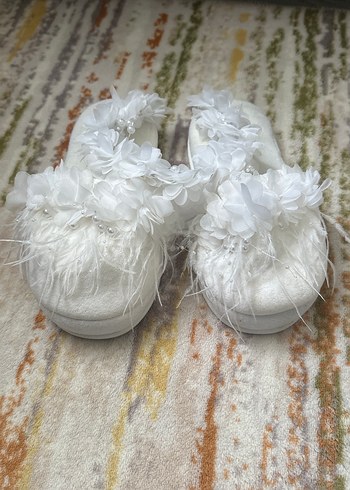 Kadın Beyaz Kürklü Platform Topuklu Terlik - Görsel 2