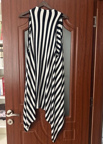 Uzun Kollarsız Siyah Beyaz Çizgili Yelek - Görsel 3