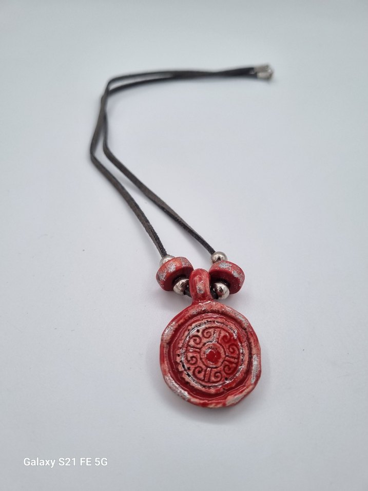 Kırmızı Seramik ve Etnik Boncuklu Mini Kadın Kolye - Görsel 3