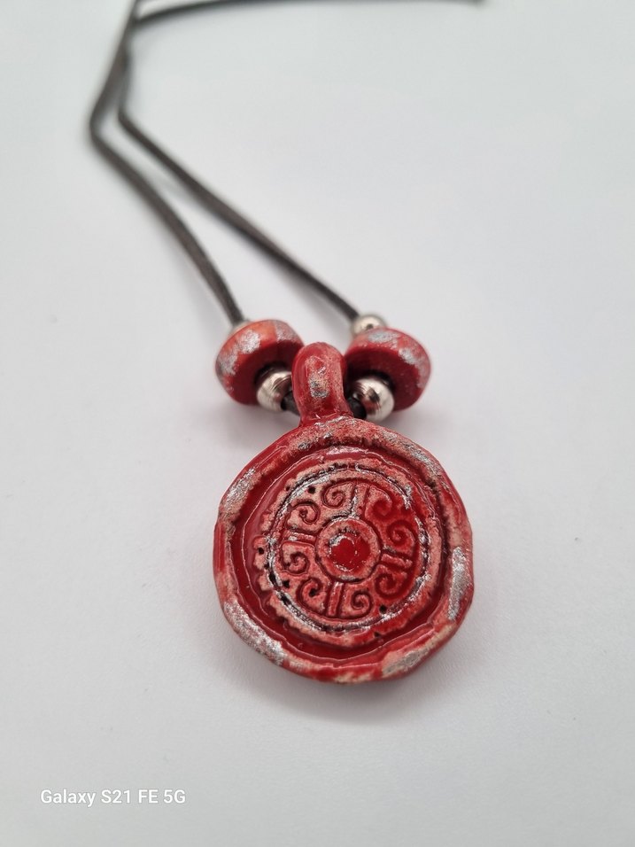 Kırmızı Seramik ve Etnik Boncuklu Mini Kadın Kolye - Görsel 2