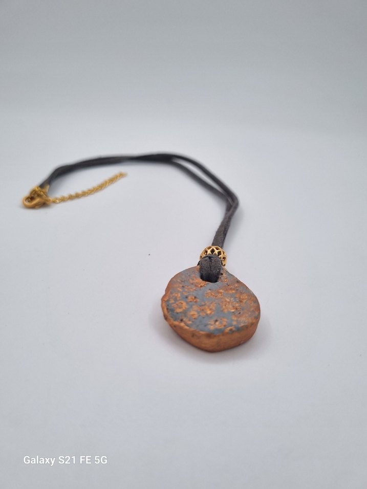 Bohem Zincir Detaylı Gri Altın Renkli  Mini Kolye - Görsel 2