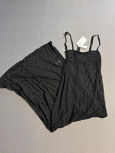 xs Beden siyah Renk H&M DANTEL ELBİSE