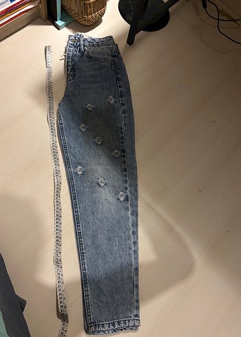 32 Beden Çiçekli delikli Düğmeli Mavi Kot Pantolon