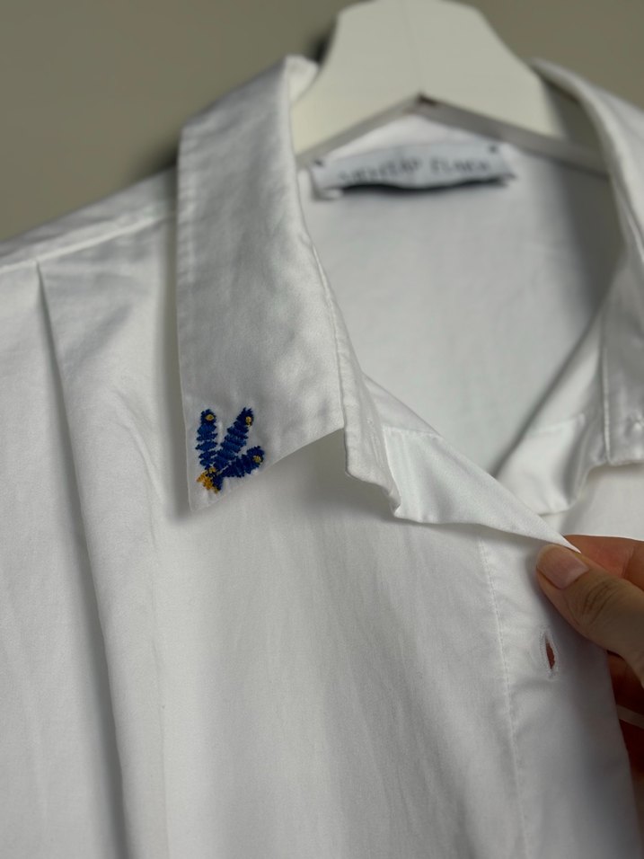 Mehtap Elaidi Nakış Detaylı Beyaz Kolsuz Gömlek - Görsel 2