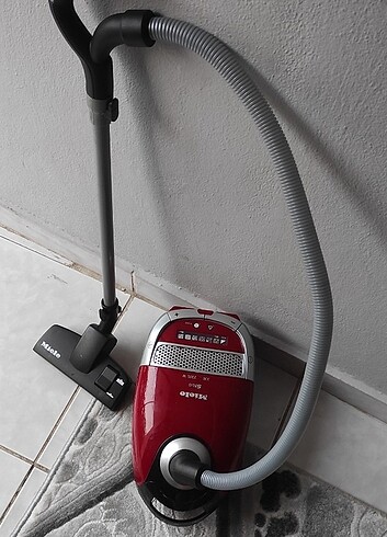 Oyuncak elektrik süpürgesi