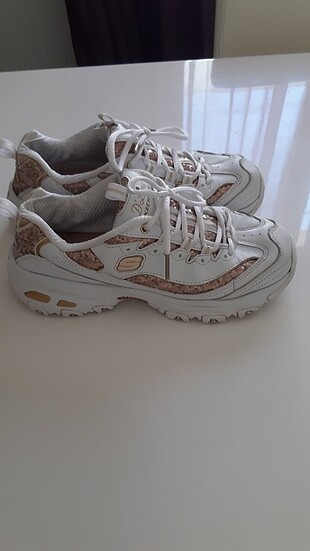 Skechers