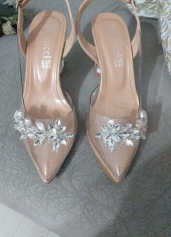 Şeffaf stiletto