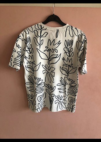 Beyaz Çiçek Desenli Erkek Çocuk Tişört - Görsel 7