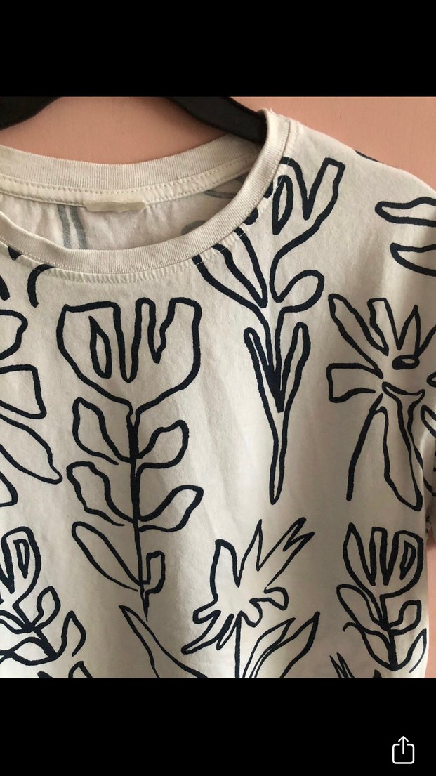 Beyaz Çiçek Desenli Erkek Çocuk Tişört - Görsel 4