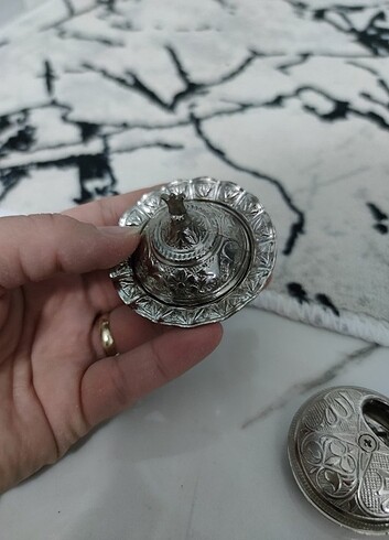  Beden beyaz Renk Sunumluk veya süs eşyası 