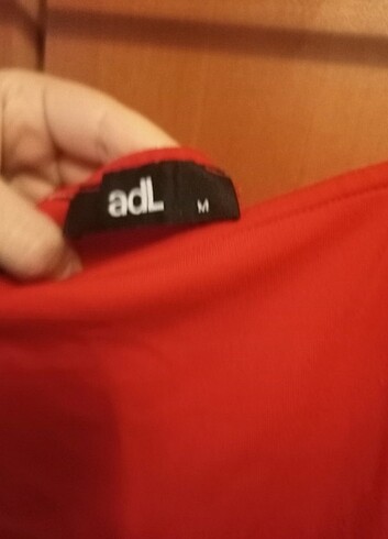 Adil Işık Kırmızı elbise