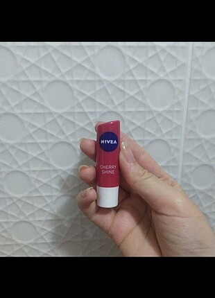 nivea cherry shine