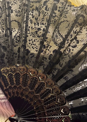 Siyah Dantel İşlemeli Katlanabilir Yelpaze - Görsel 4