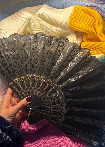 Siyah Dantel İşlemeli Katlanabilir Yelpaze - Görsel 2