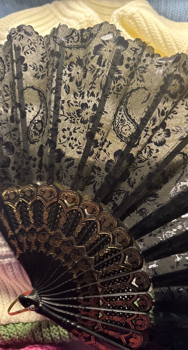 Siyah Dantel İşlemeli Katlanabilir Yelpaze - Görsel 4