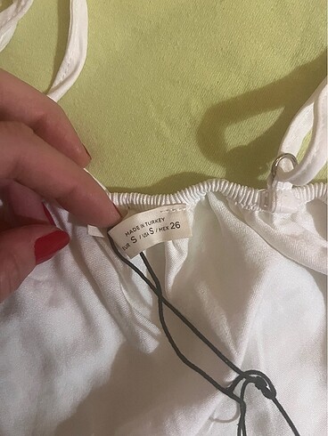 Bershka bağlamalı üst