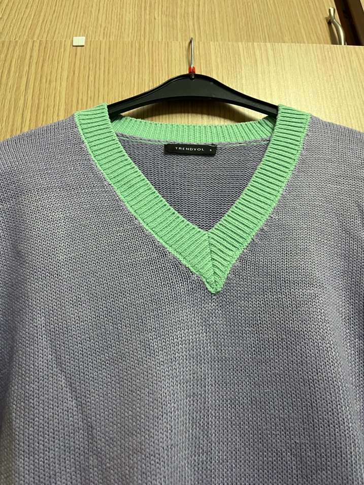 V Yaka Renkli Kollu Gri Triko Kazak - Görsel 2
