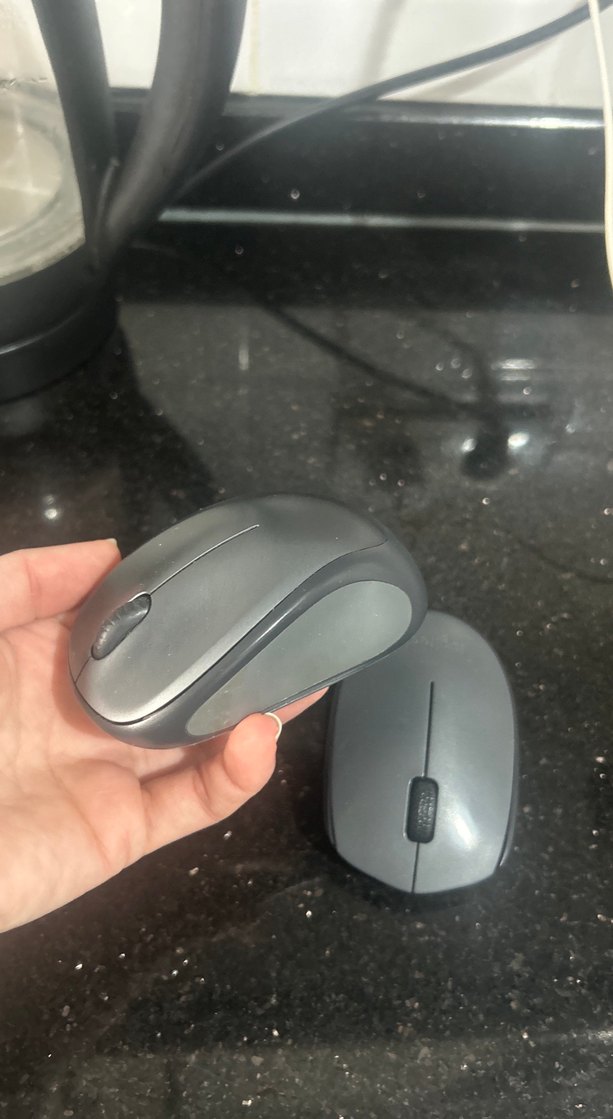 Gri Kablosuz Bilgisayar Mouse'ları - Görsel 3