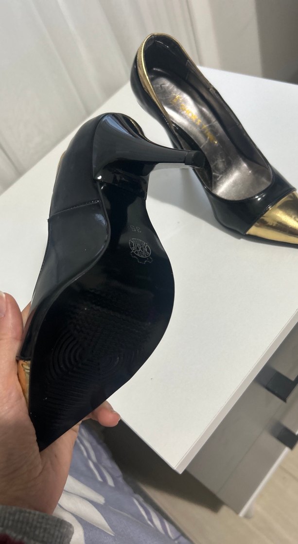 Altın Renk Parlak Stiletto Topuklu Kadın Ayakkabı - Görsel 3