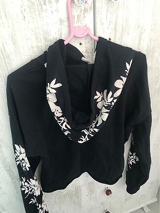 m Beden çiçekli crop sweat