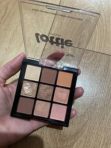  Milk Makeup Lottie london rose gold far paleti