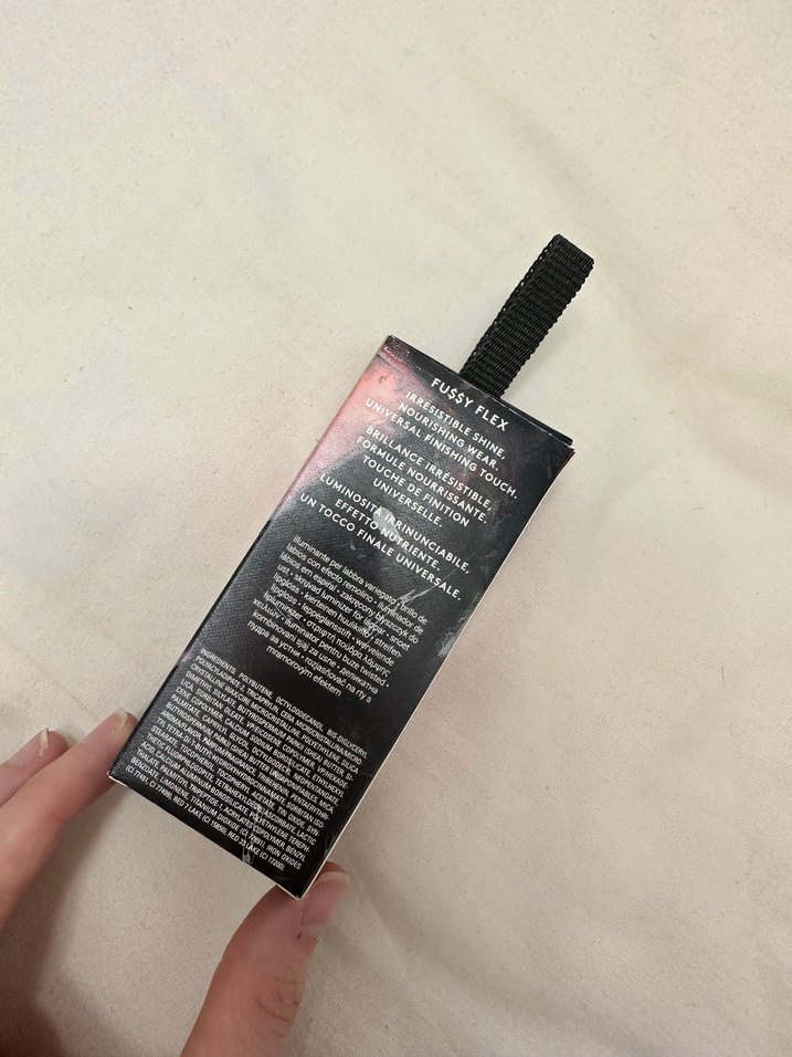 Fenty Beauty Parlak Pembe Dudak Parlatıcısı - Görsel 4