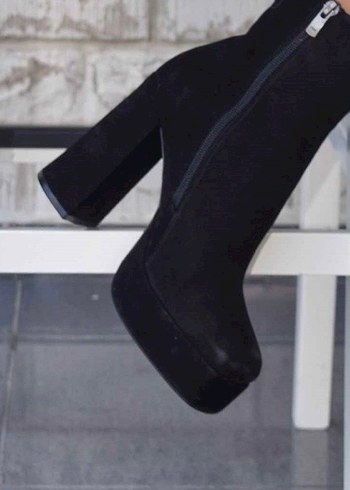 Siyah Süet Platform Topuklu Gotik Kadın Bot - Görsel 2